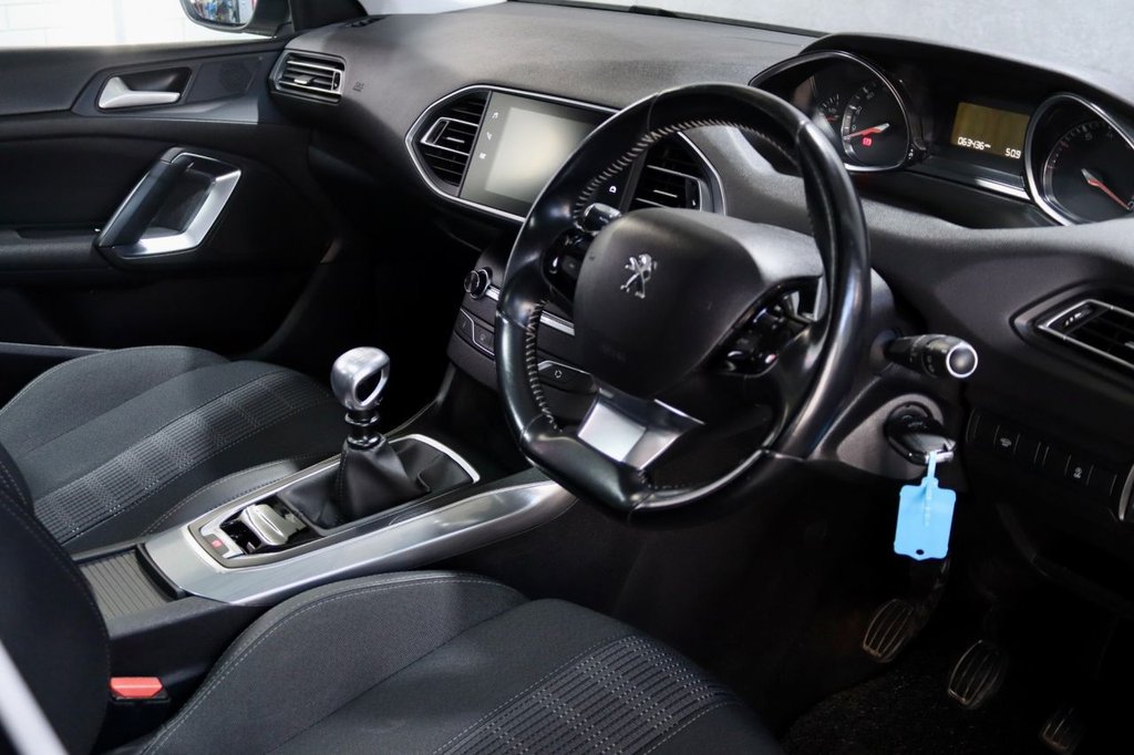 Used Peugeot 308 2019 for sale - 77990902: Photo 15