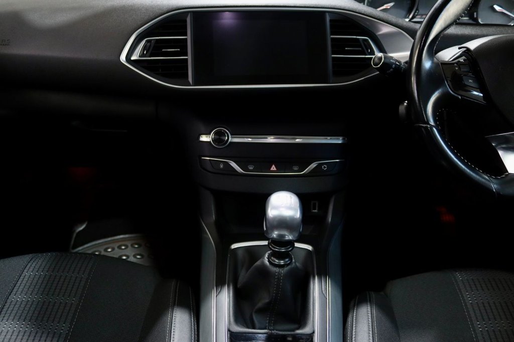 Used Peugeot 308 2019 for sale - 77990902: Photo 23