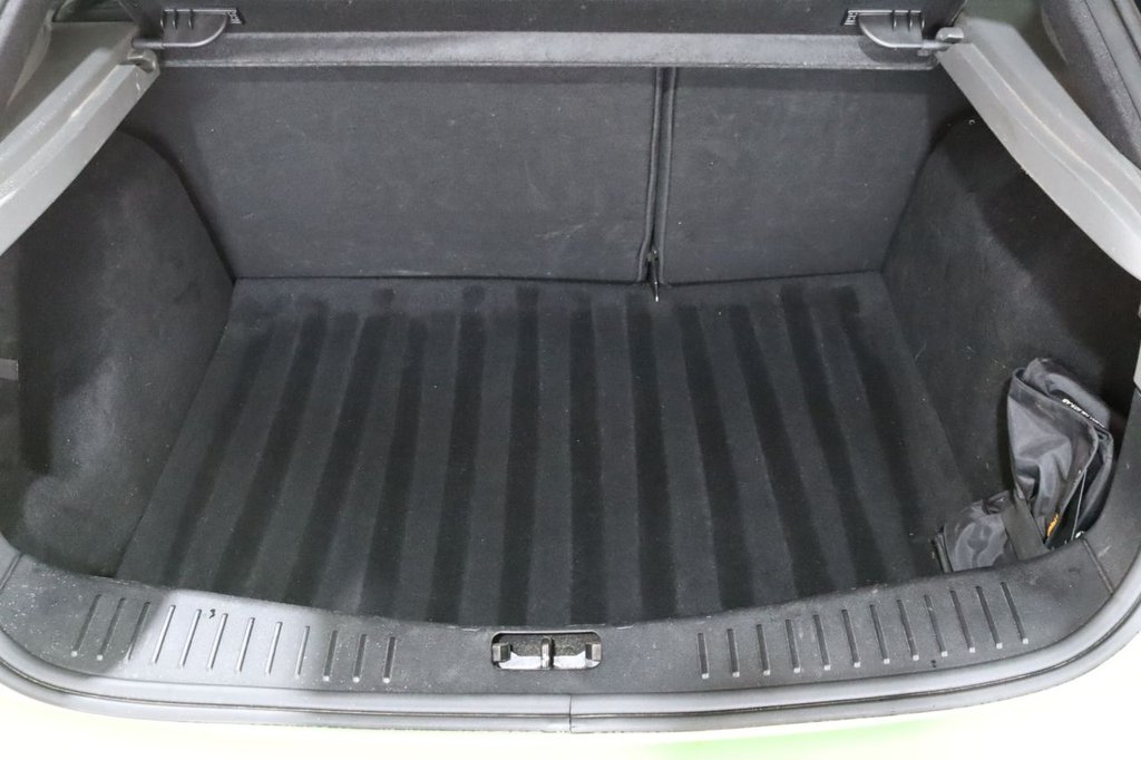 Used Ford Focus 2010 for sale - 76923351: Photo 32