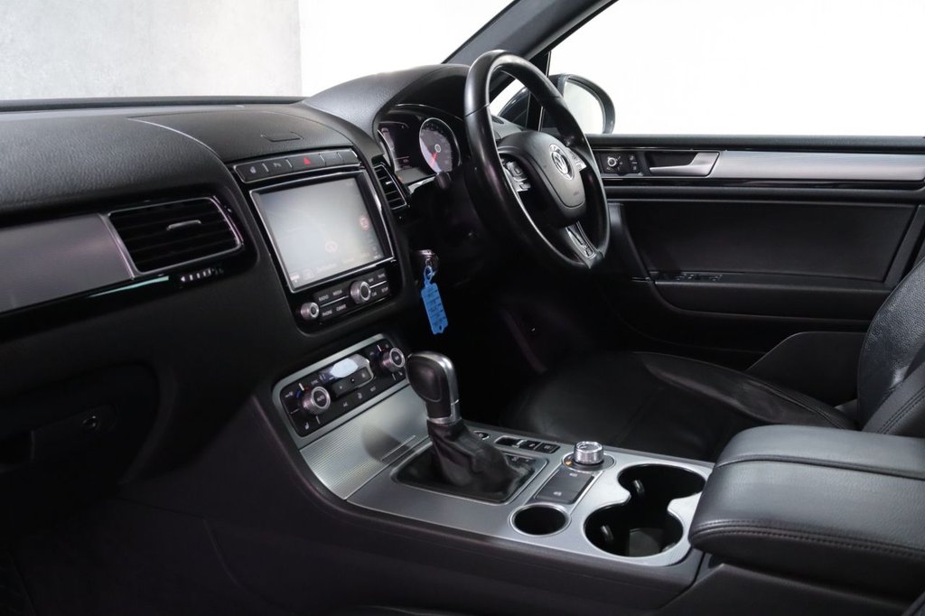 Used Volkswagen Touareg 2016 for sale - 77593952: Photo 15