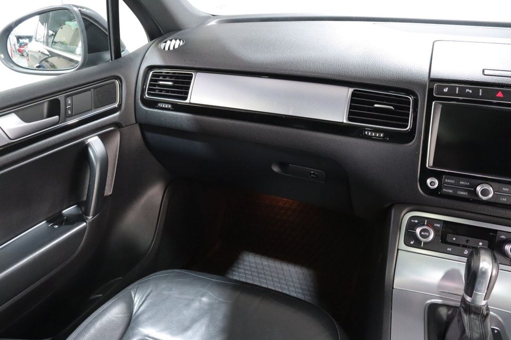 Used Volkswagen Touareg 2016 for sale - 77593952: Photo 20