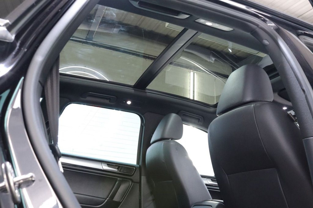 Used Volkswagen Touareg 2016 for sale - 77593952: Photo 42