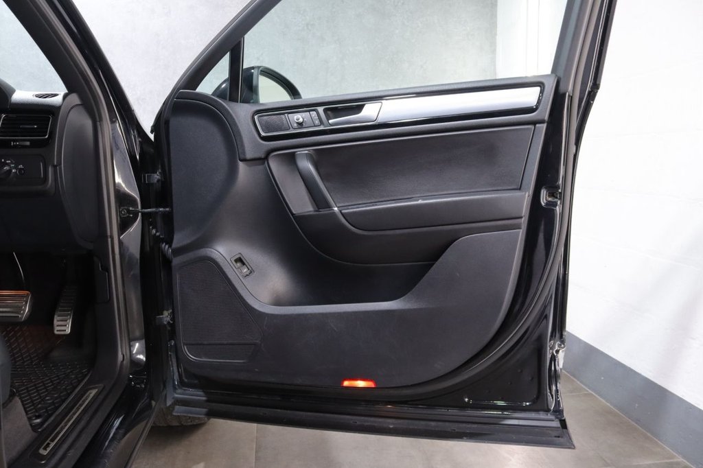 Used Volkswagen Touareg 2016 for sale - 77593952: Photo 45