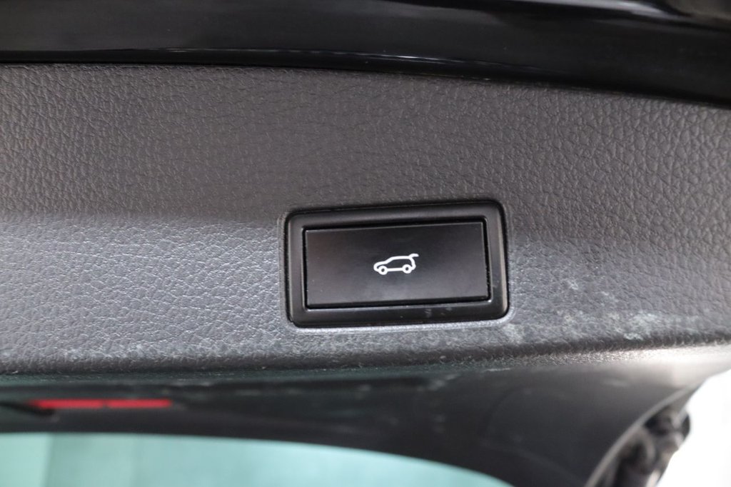 Used Volkswagen Touareg 2016 for sale - 77593952: Photo 46