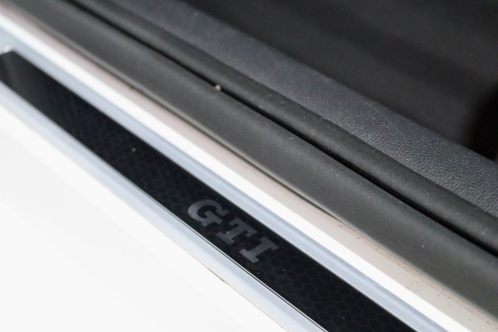 Used Volkswagen up! 2019 for sale - 77571600: Photo 26