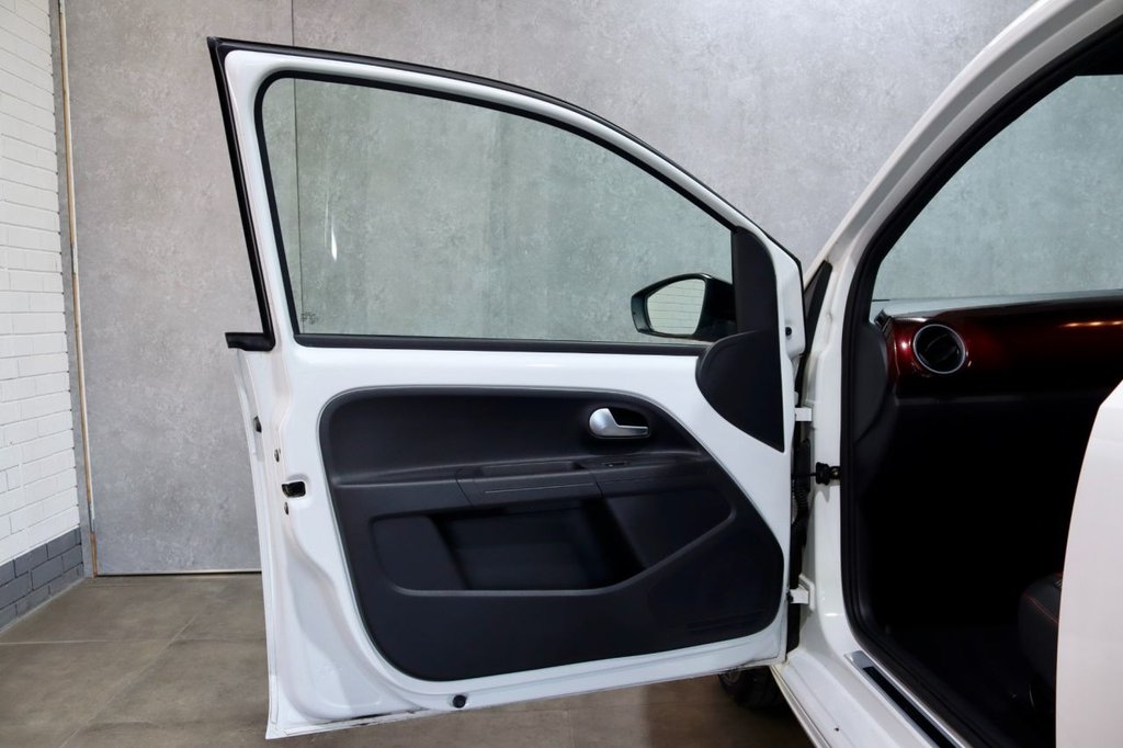Used Volkswagen up! 2019 for sale - 77571600: Photo 40