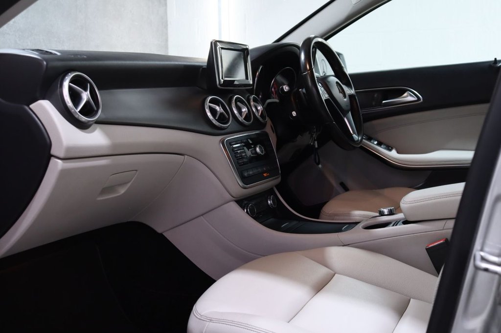 Used Mercedes-Benz GLA 2015 for sale - 76665633: Photo 14