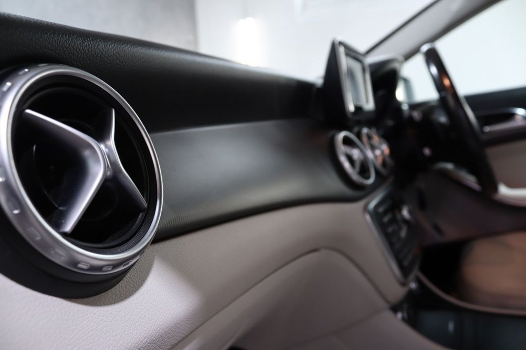 Used Mercedes-Benz GLA 2015 for sale - 76510124: Photo 23