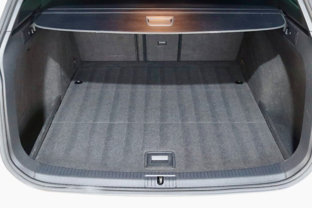 Used Volkswagen Golf 2016 for sale - 77341308: Photo 41