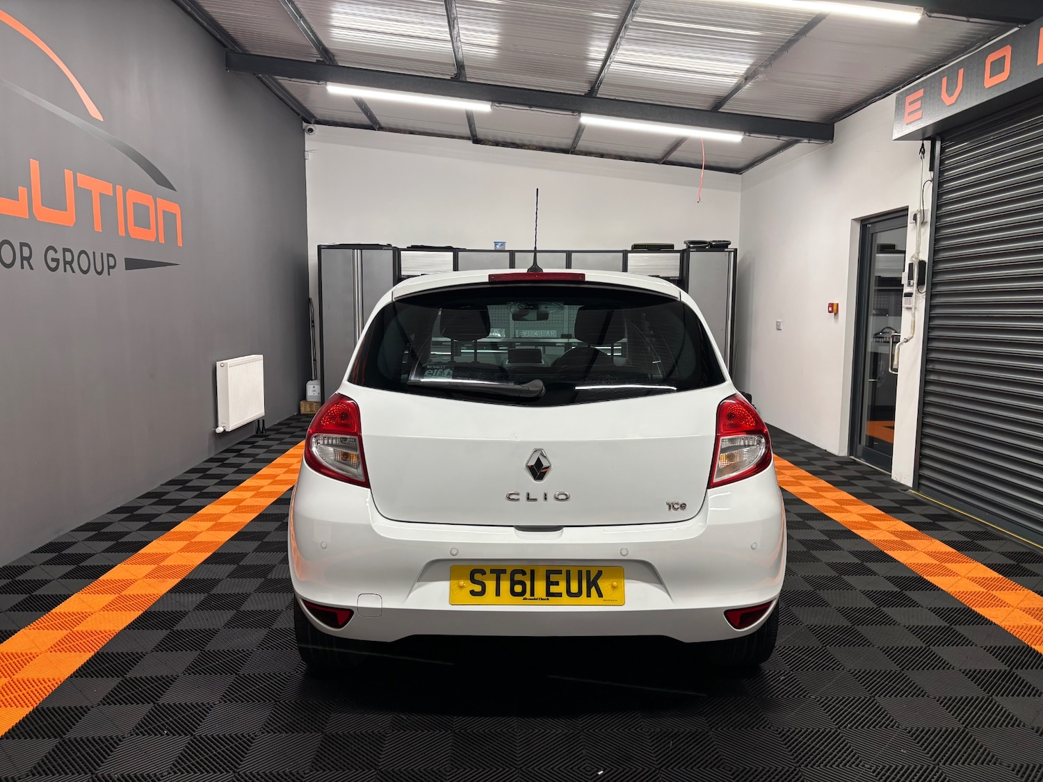 Used Renault Clio 2011 for sale - 76763341: Photo 24