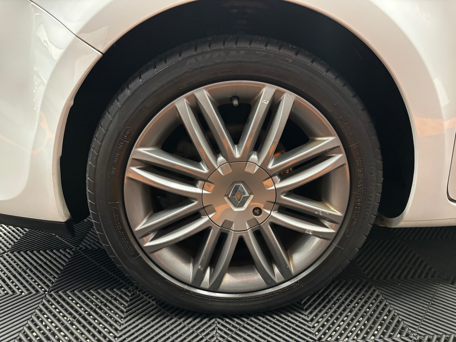 Used Renault Clio 2011 for sale - 76763341: Photo 31