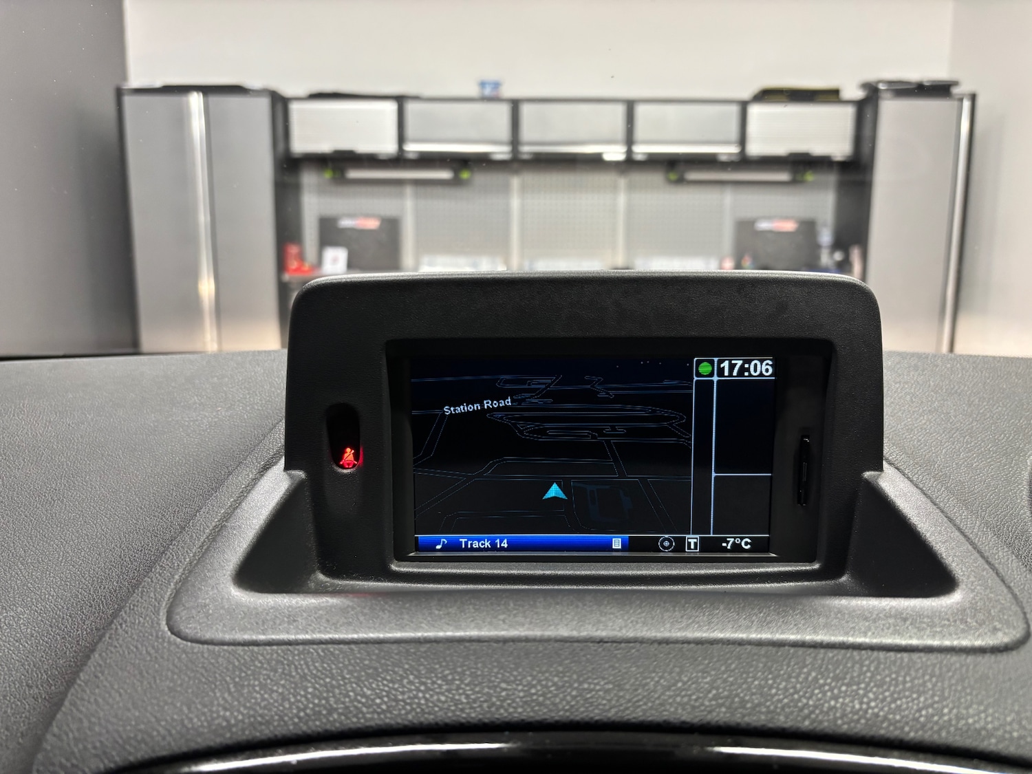 Used Renault Clio 2011 for sale - 76763341: Photo 34