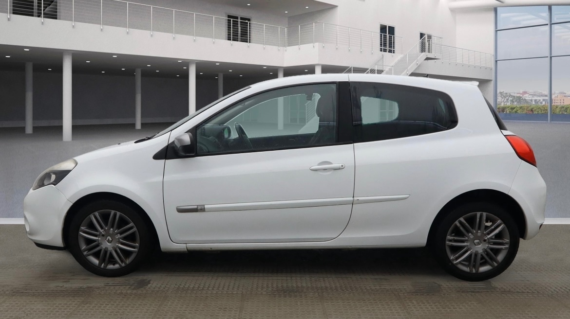 Used Renault Clio 2011 for sale - 76763341: Photo 4