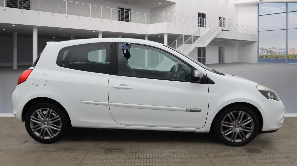 Used Renault Clio 2011 for sale - 76763341: Photo 5