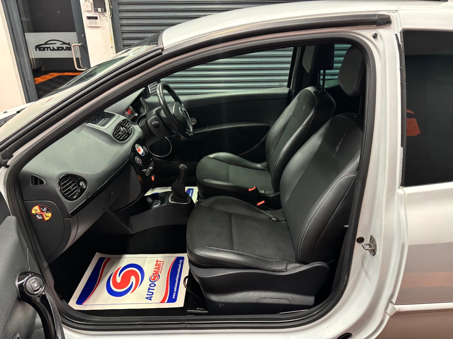 Used Renault Clio 2011 for sale - 76763341: Photo 62