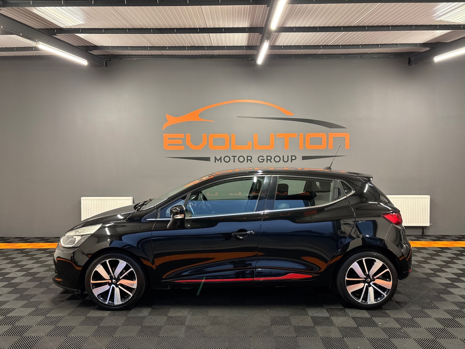 Used Renault Clio 2014 for sale - 76097296: Photo 2