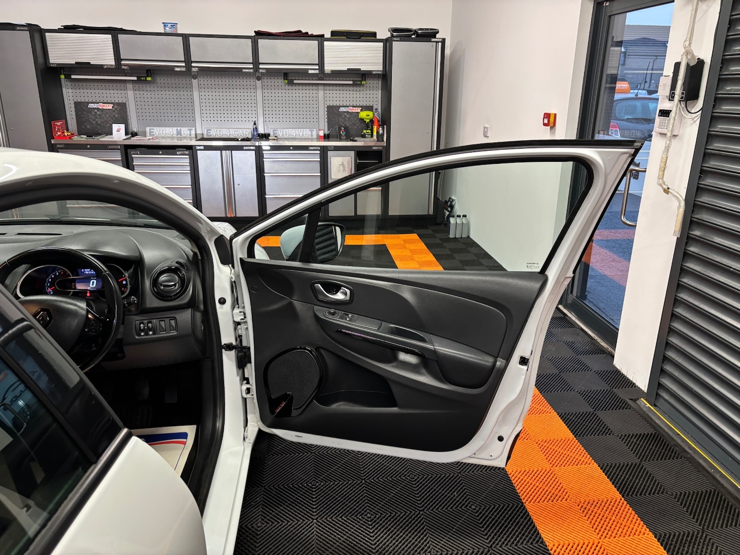 Used Renault Clio 2016 for sale - 77167992: Photo 44