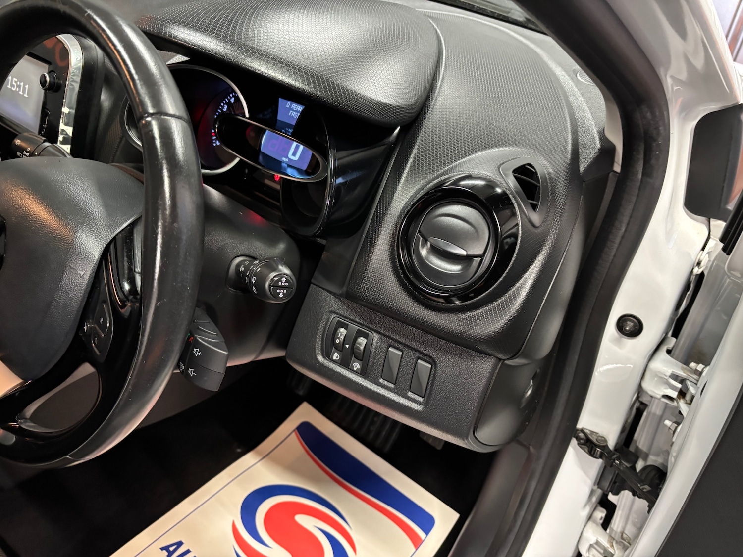 Used Renault Clio 2016 for sale - 77167992: Photo 48