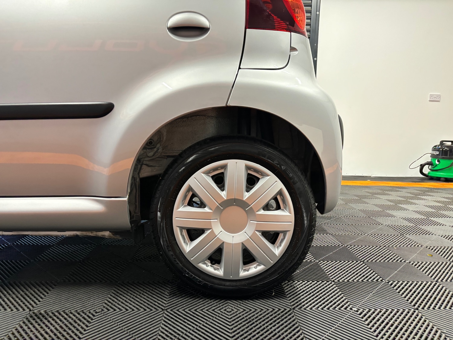 Used Peugeot 107 2013 for sale - 75946916: Photo 30