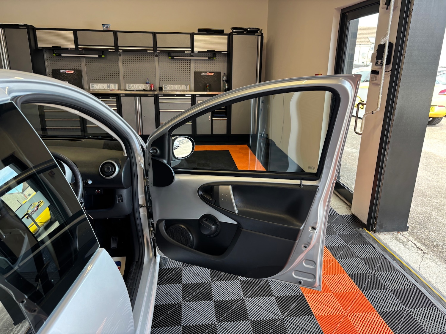 Used Peugeot 107 2013 for sale - 75946916: Photo 31