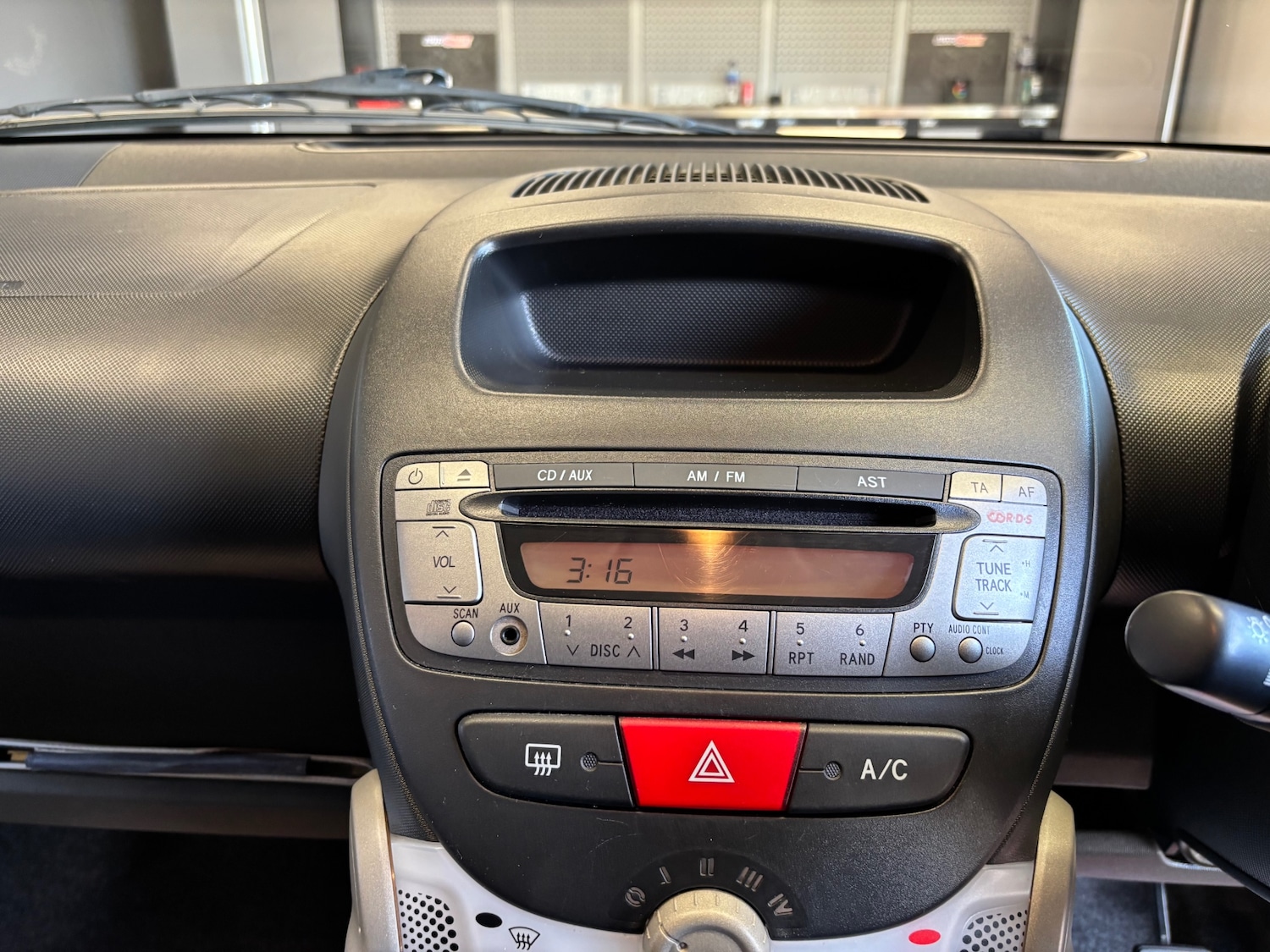 Used Peugeot 107 2013 for sale - 75946916: Photo 36