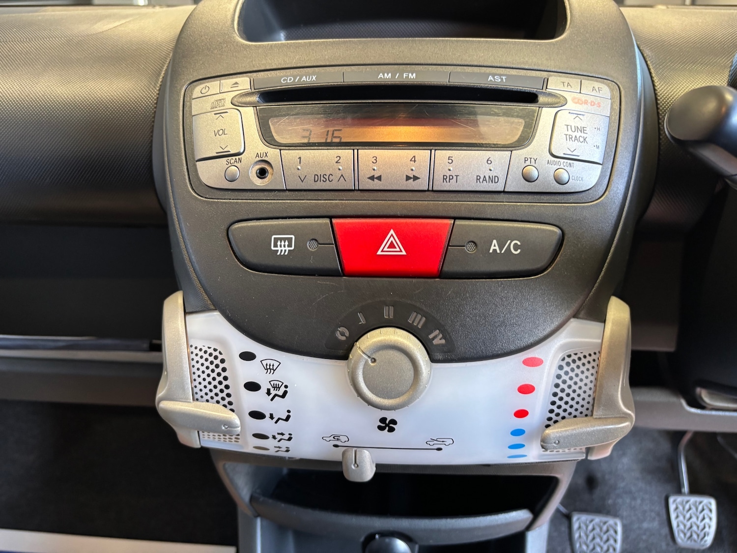 Used Peugeot 107 2013 for sale - 75946916: Photo 37