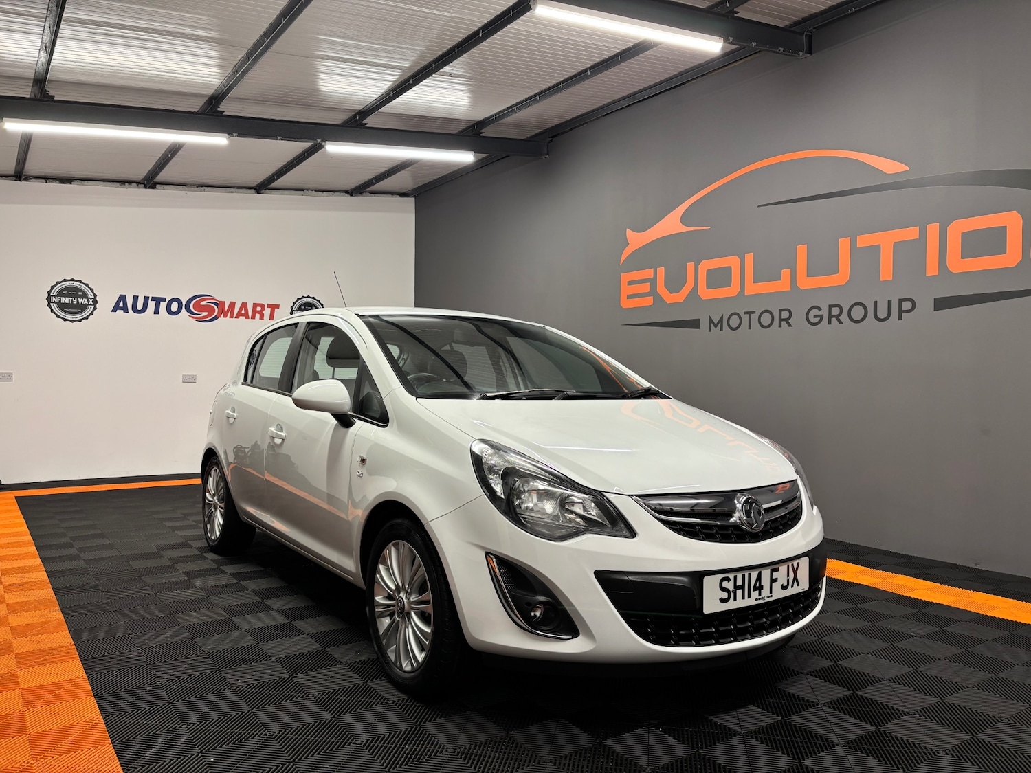 Used Vauxhall Corsa 2014 for sale - 77482626: Photo 4