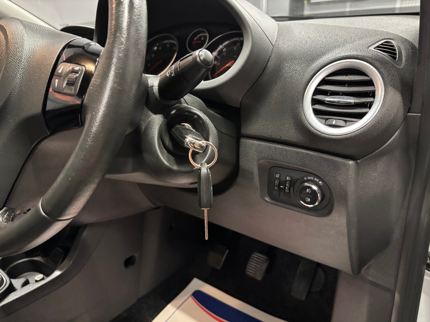 Used Vauxhall Corsa 2014 for sale - 77482626: Photo 49