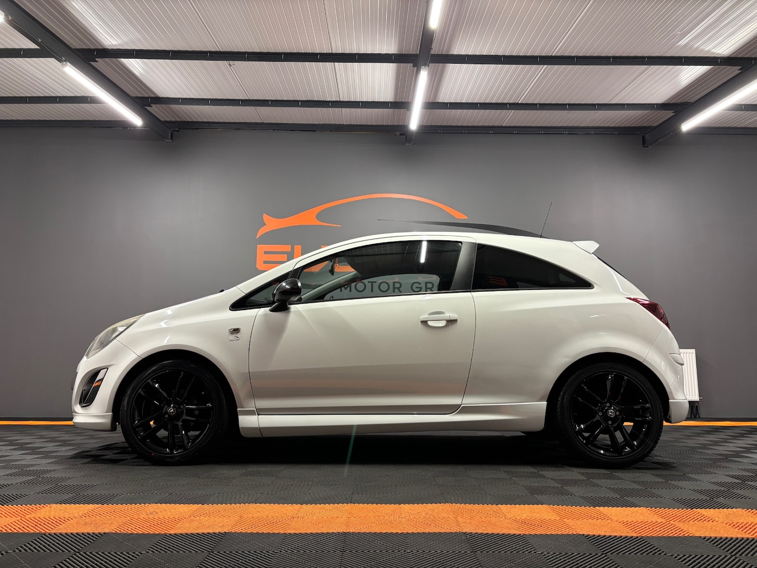 Used Vauxhall Corsa 2014 for sale - 77837425: Photo 2