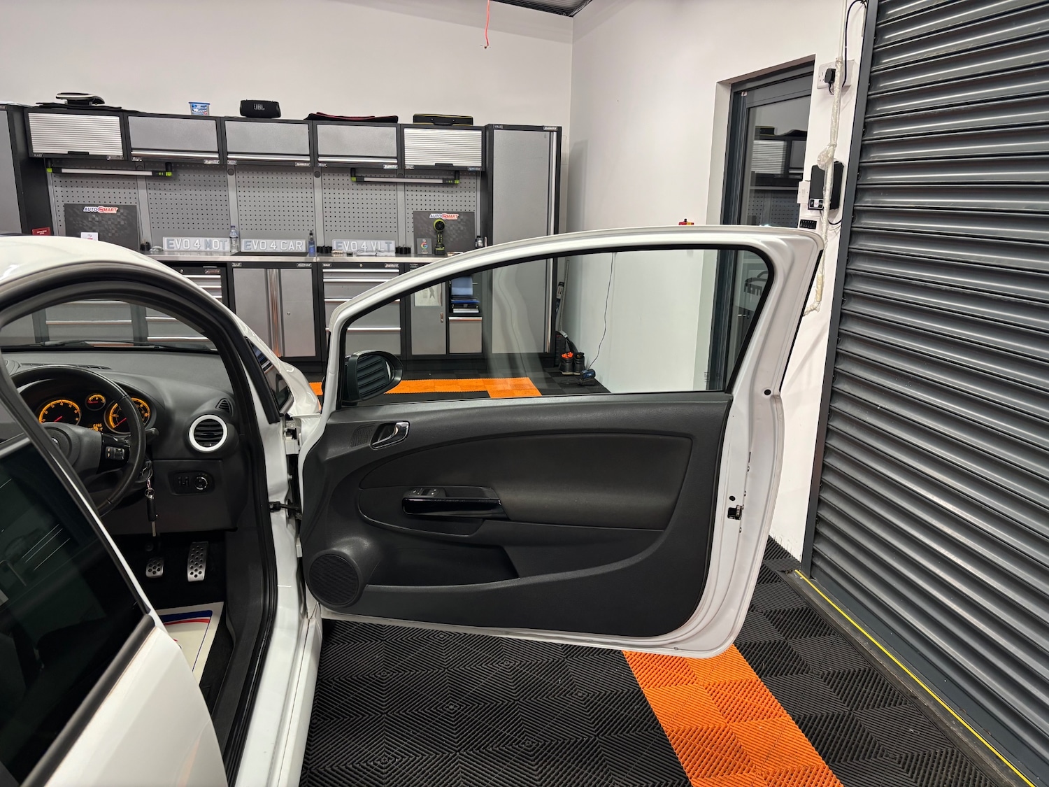 Used Vauxhall Corsa 2014 for sale - 77837425: Photo 42