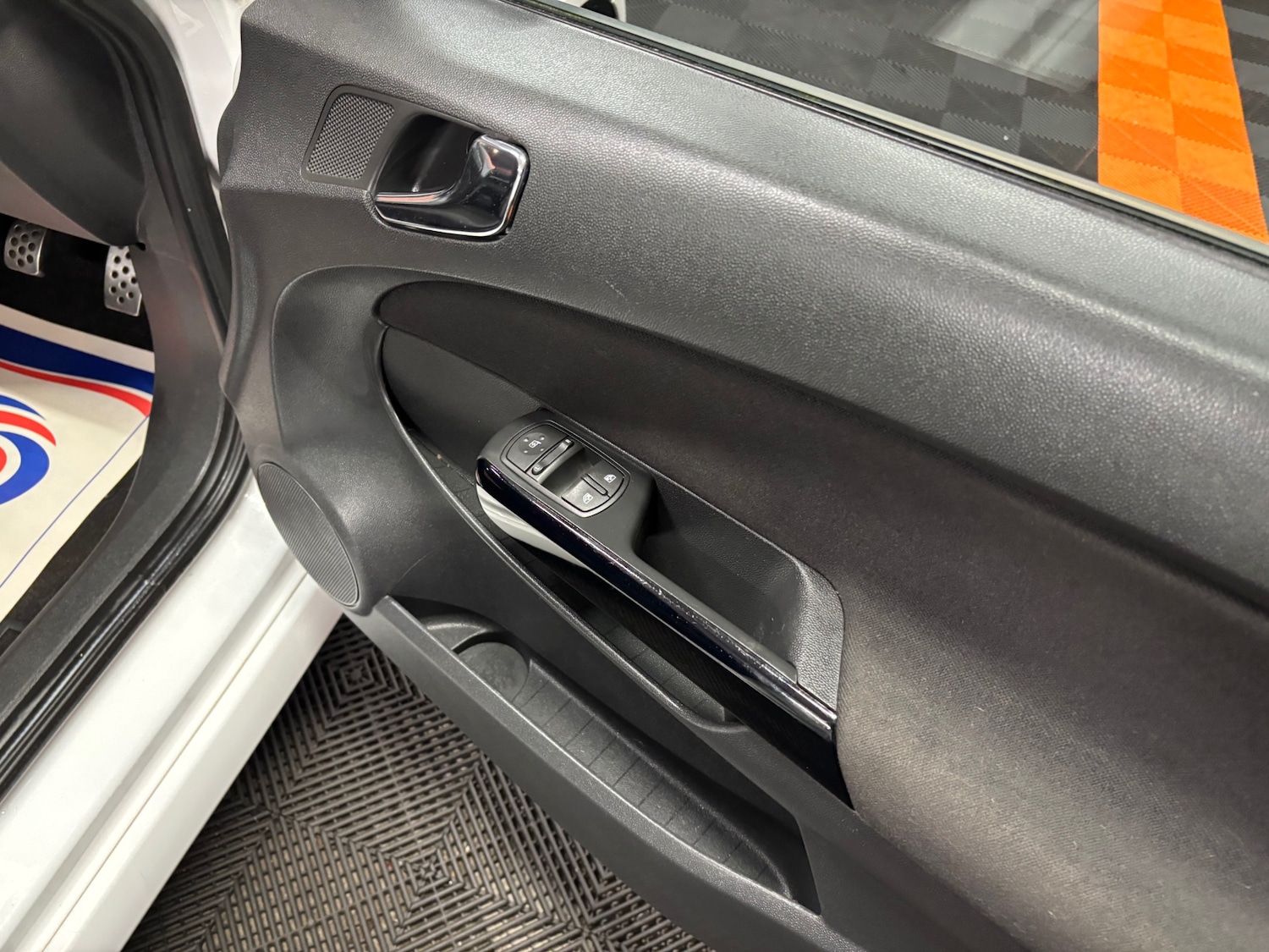 Used Vauxhall Corsa 2014 for sale - 77837425: Photo 43