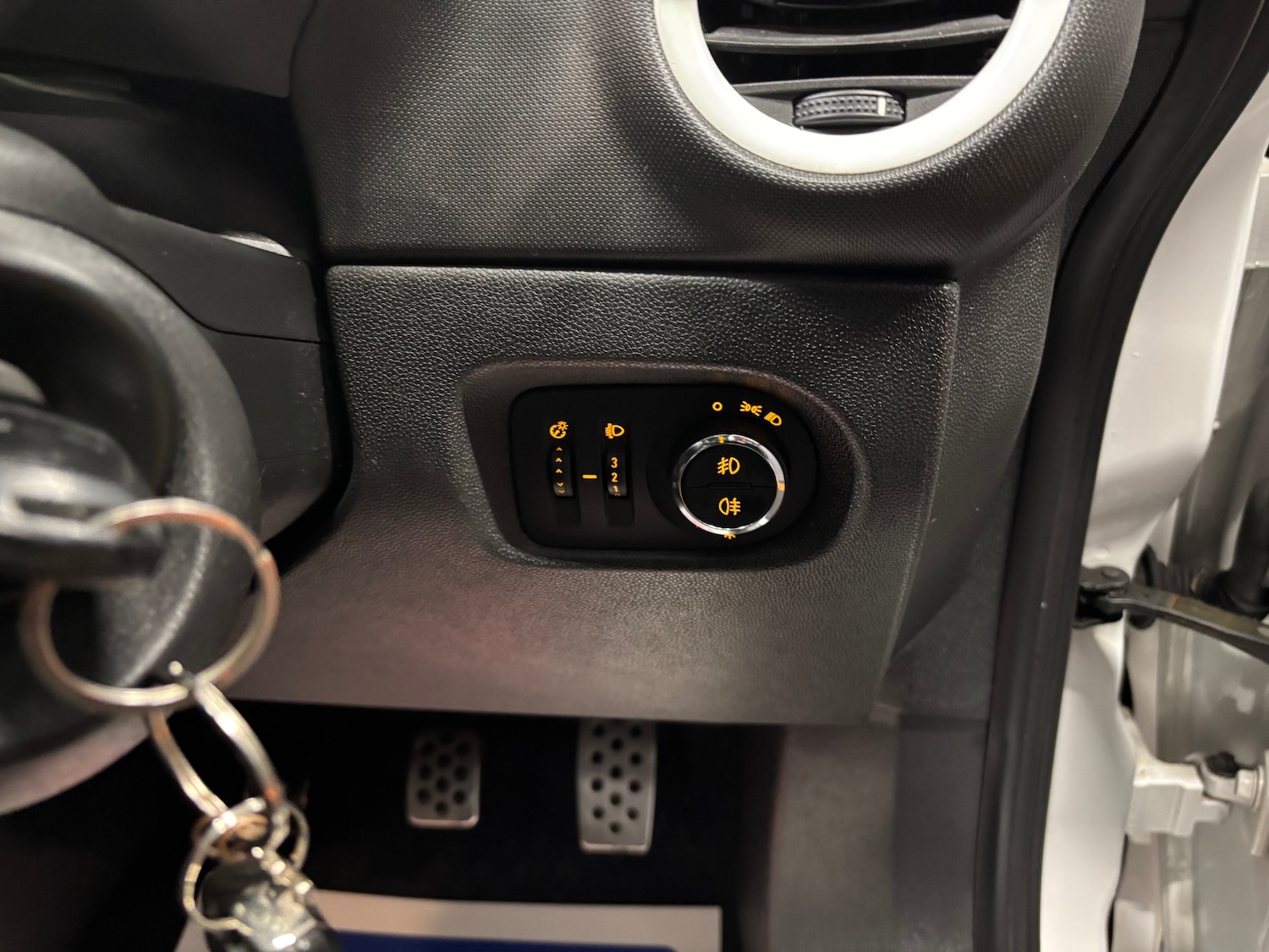 Used Vauxhall Corsa 2014 for sale - 77837425: Photo 56