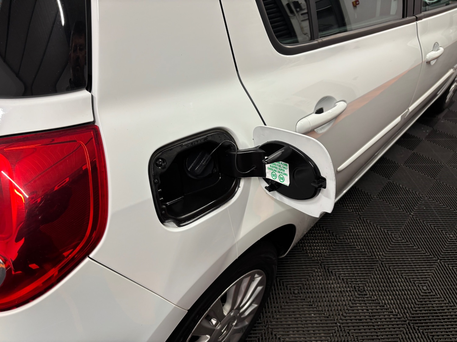 Used Renault Clio 2012 for sale - 76866597: Photo 30