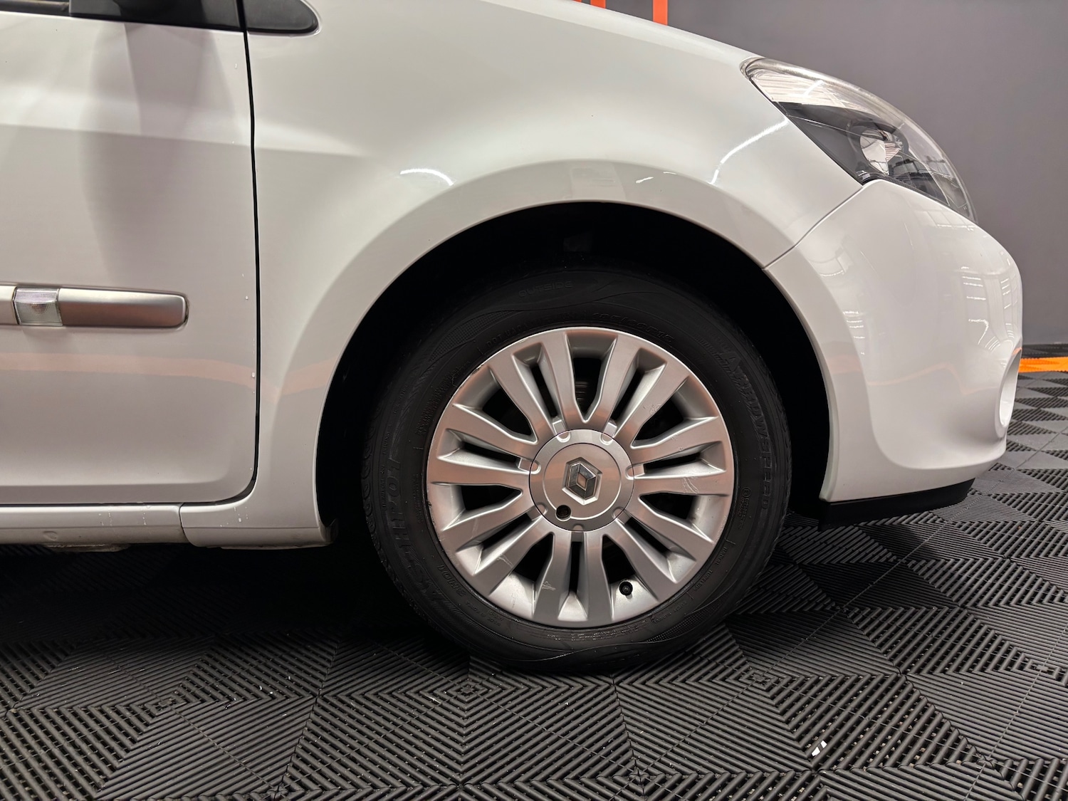 Used Renault Clio 2012 for sale - 76866597: Photo 32