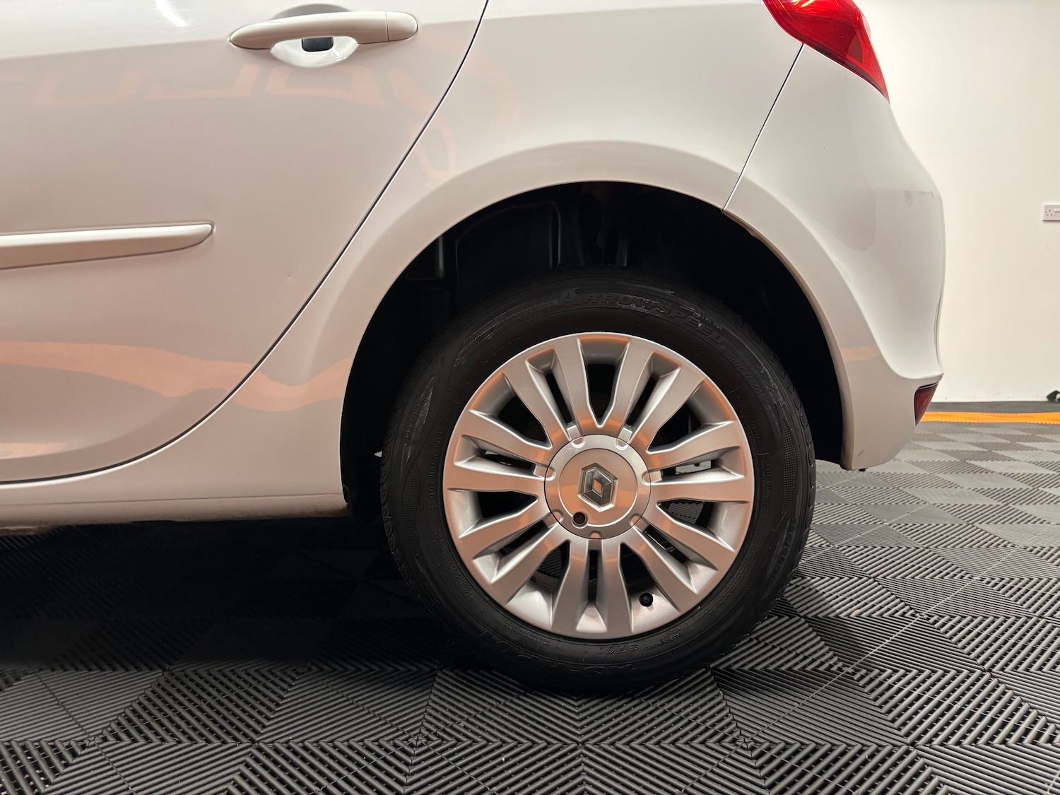 Used Renault Clio 2012 for sale - 76866597: Photo 34