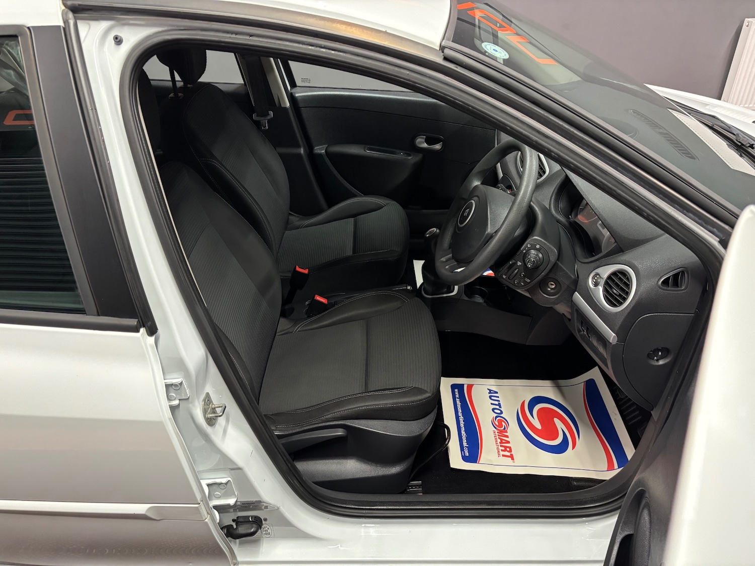 Used Renault Clio 2012 for sale - 76866597: Photo 37