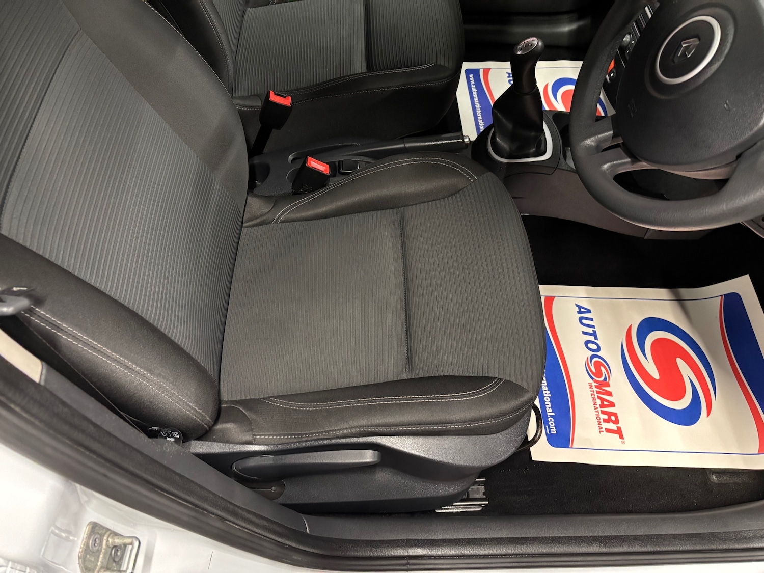 Used Renault Clio 2012 for sale - 76866597: Photo 39