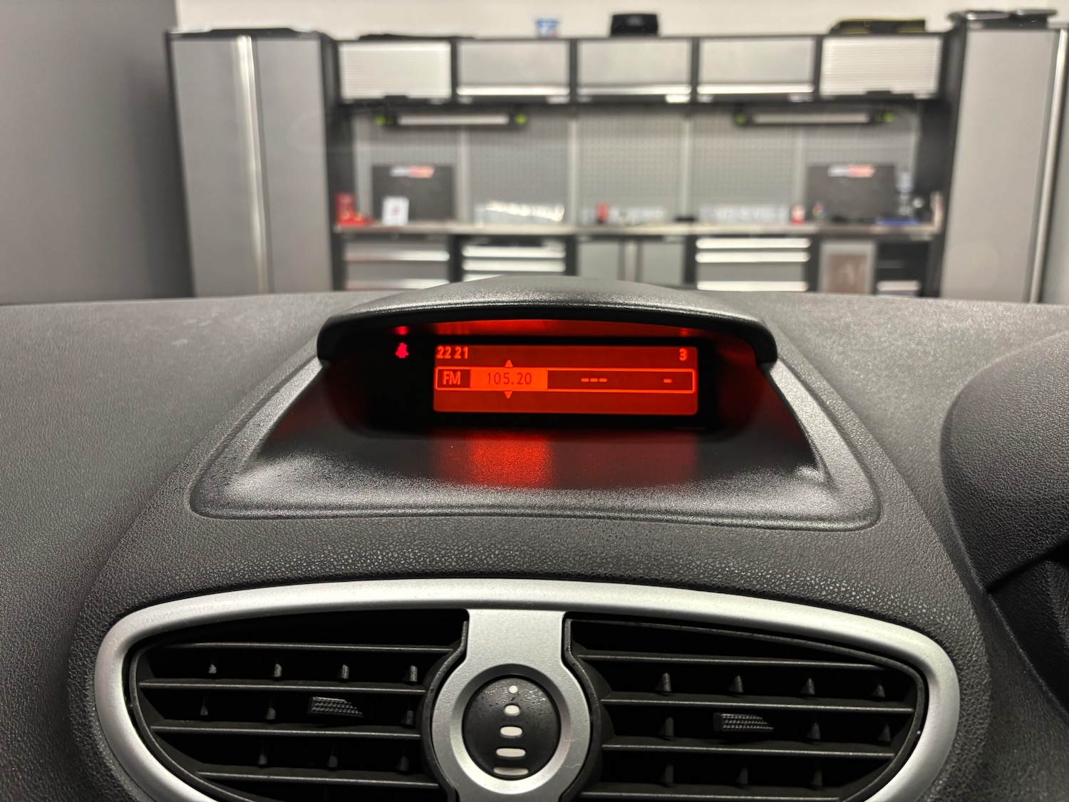 Used Renault Clio 2012 for sale - 76866597: Photo 42