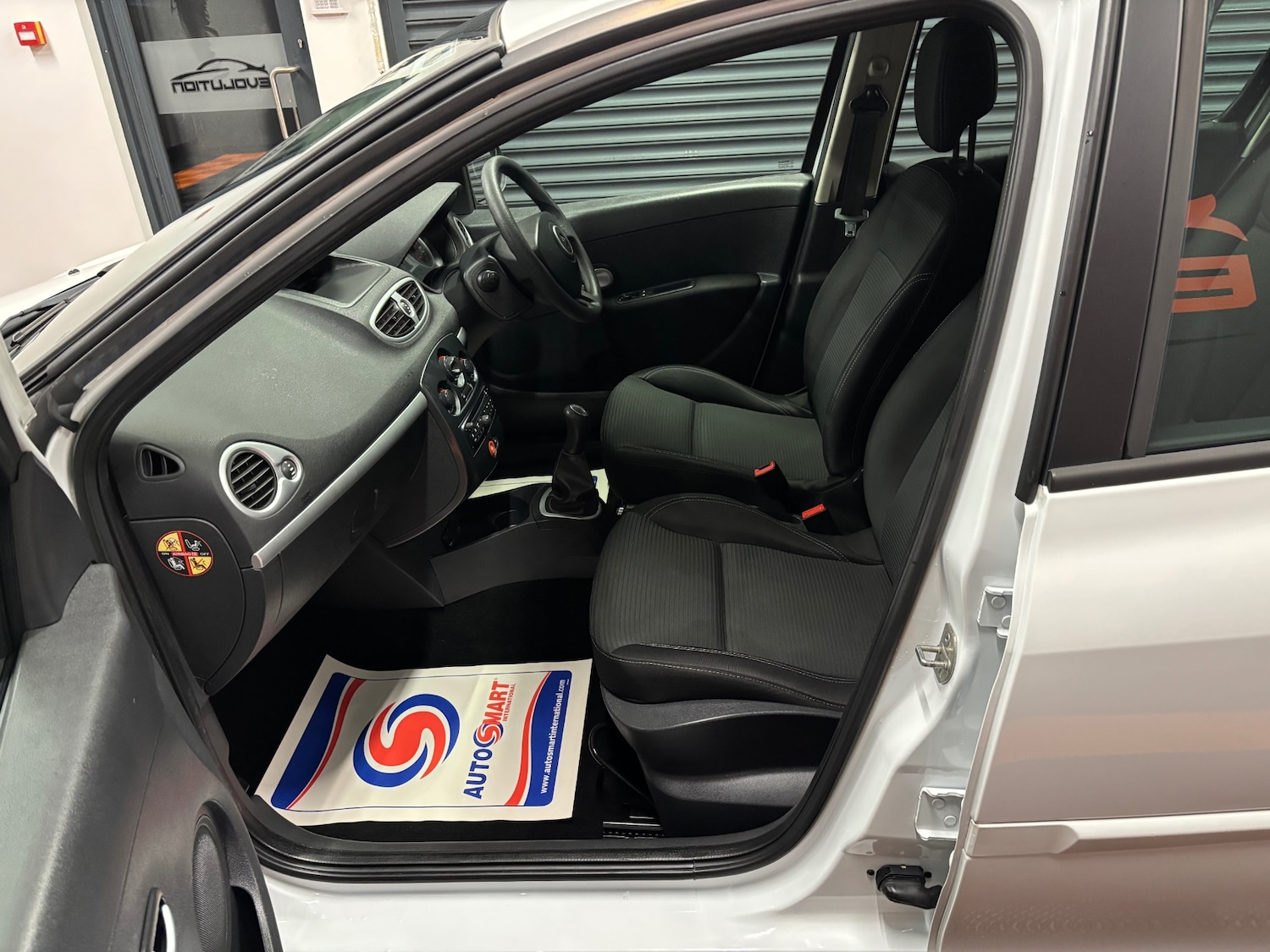 Used Renault Clio 2012 for sale - 76866597: Photo 54