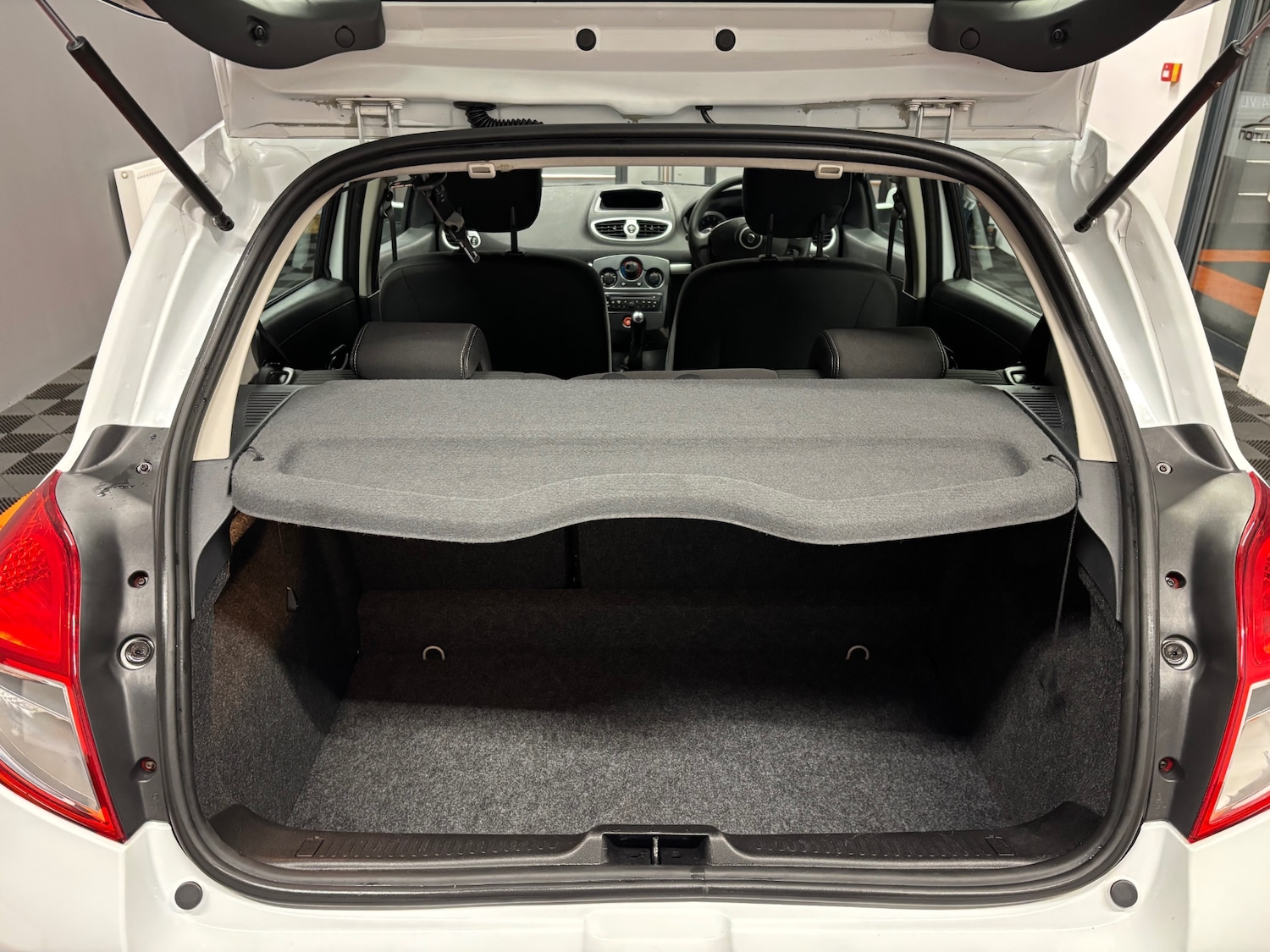 Used Renault Clio 2012 for sale - 76866597: Photo 58