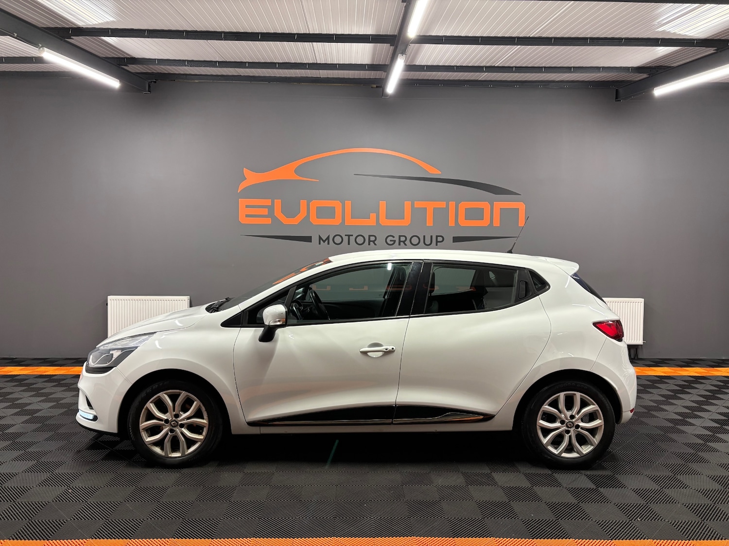 Used Renault Clio 2017 for sale - 77837342: Photo 10