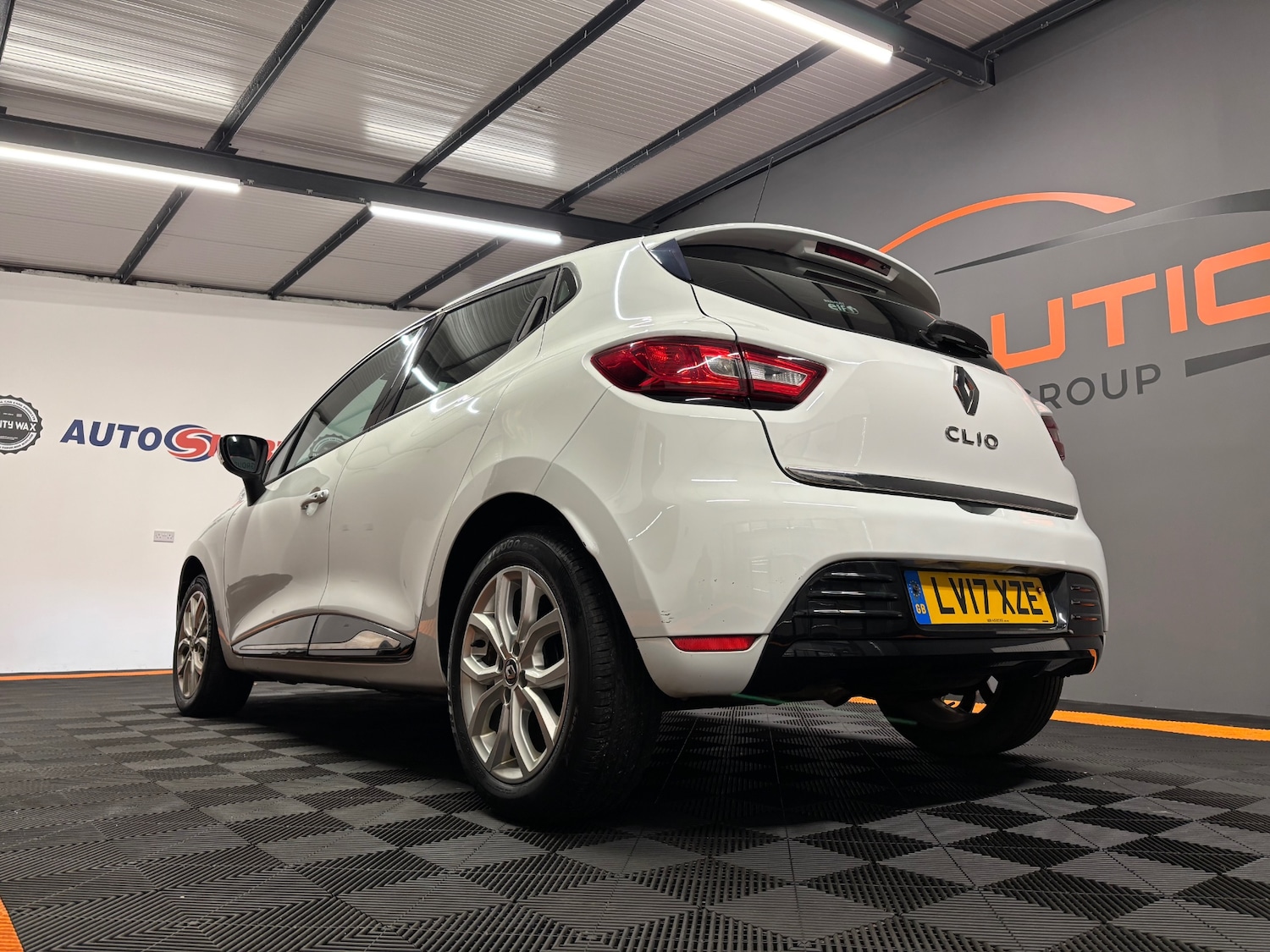 Used Renault Clio 2017 for sale - 77837342: Photo 11