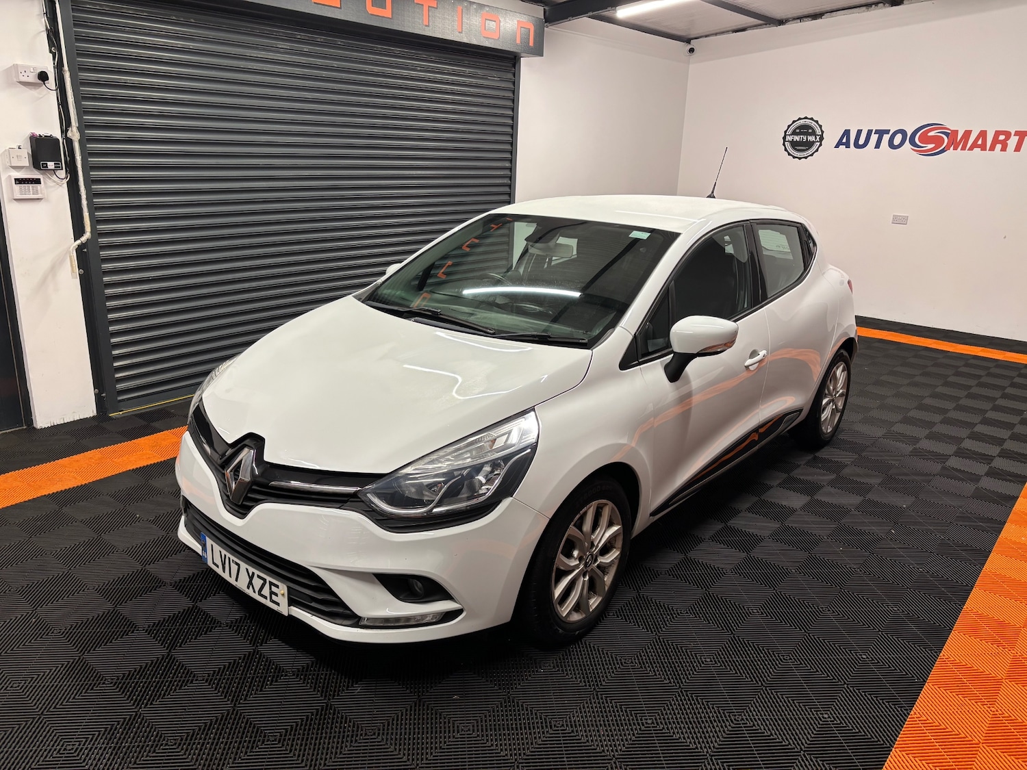 Used Renault Clio 2017 for sale - 77837342: Photo 18