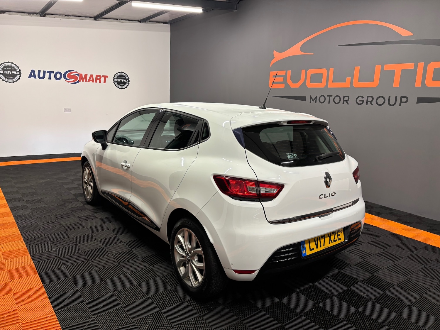 Used Renault Clio 2017 for sale - 77837342: Photo 3