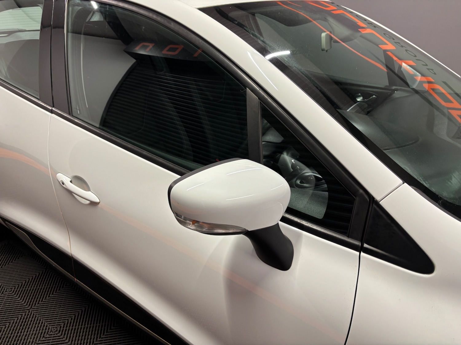 Used Renault Clio 2017 for sale - 77837342: Photo 33