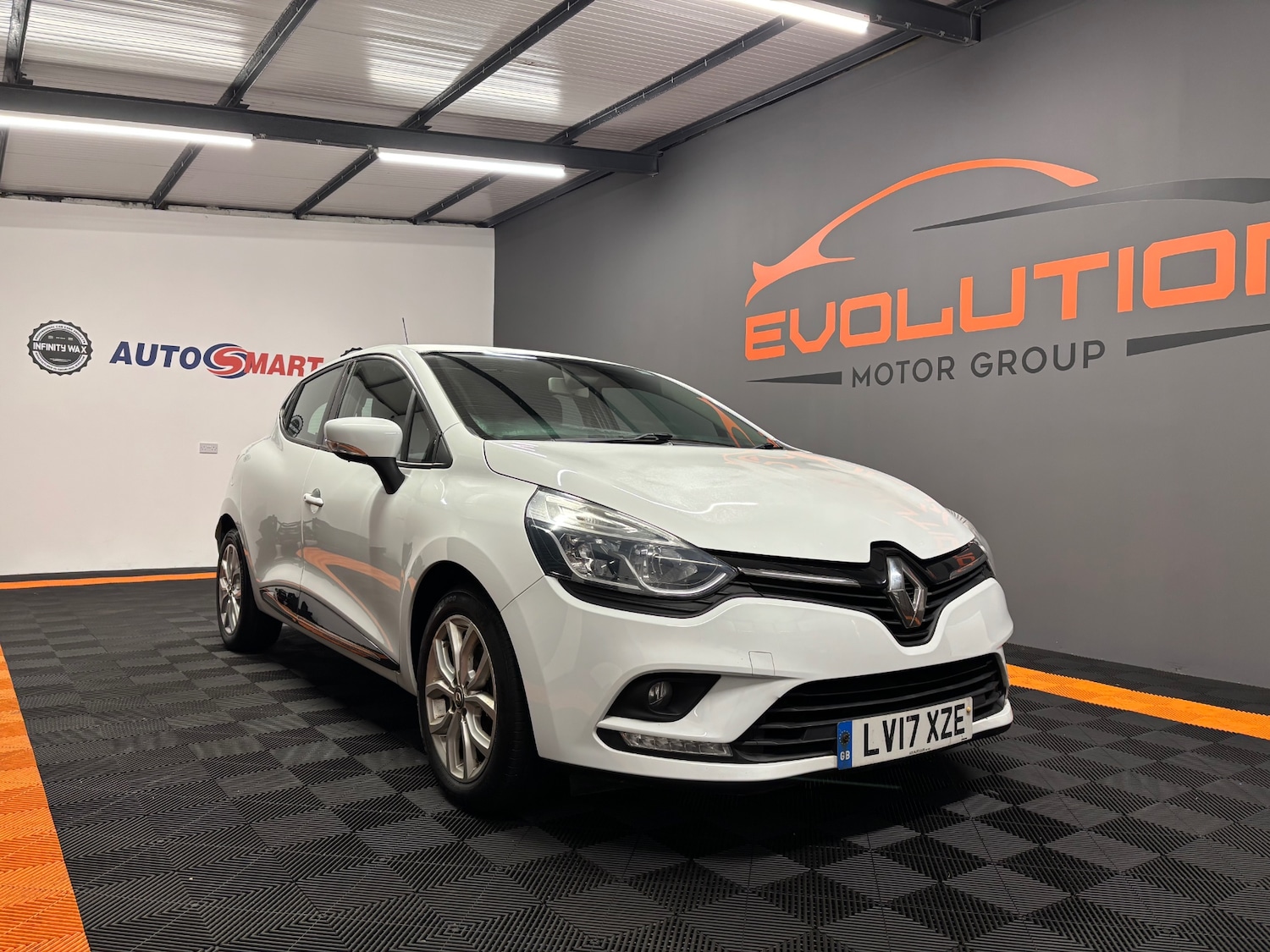 Used Renault Clio 2017 for sale - 77837342: Photo 4