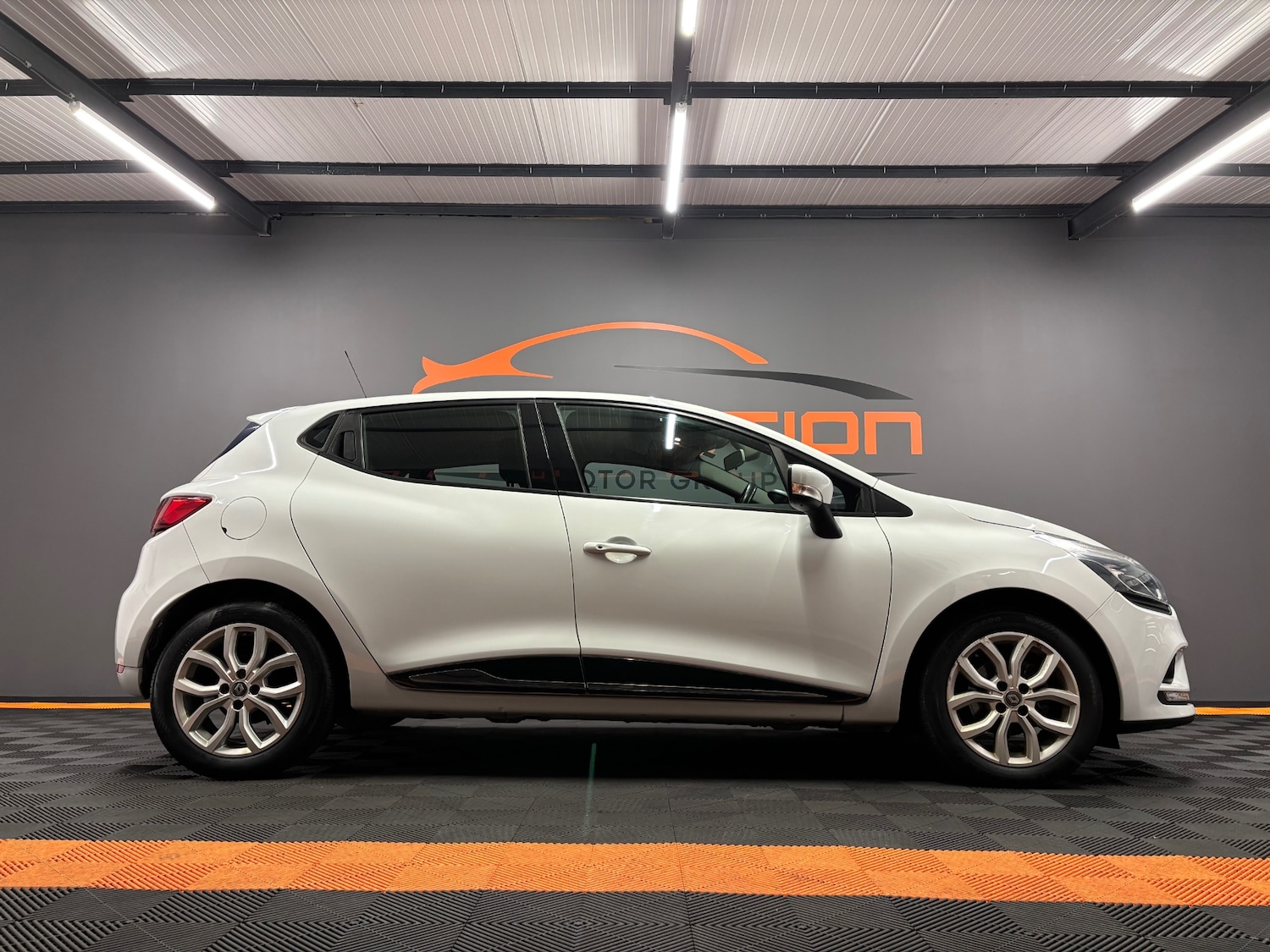 Used Renault Clio 2017 for sale - 77837342: Photo 5