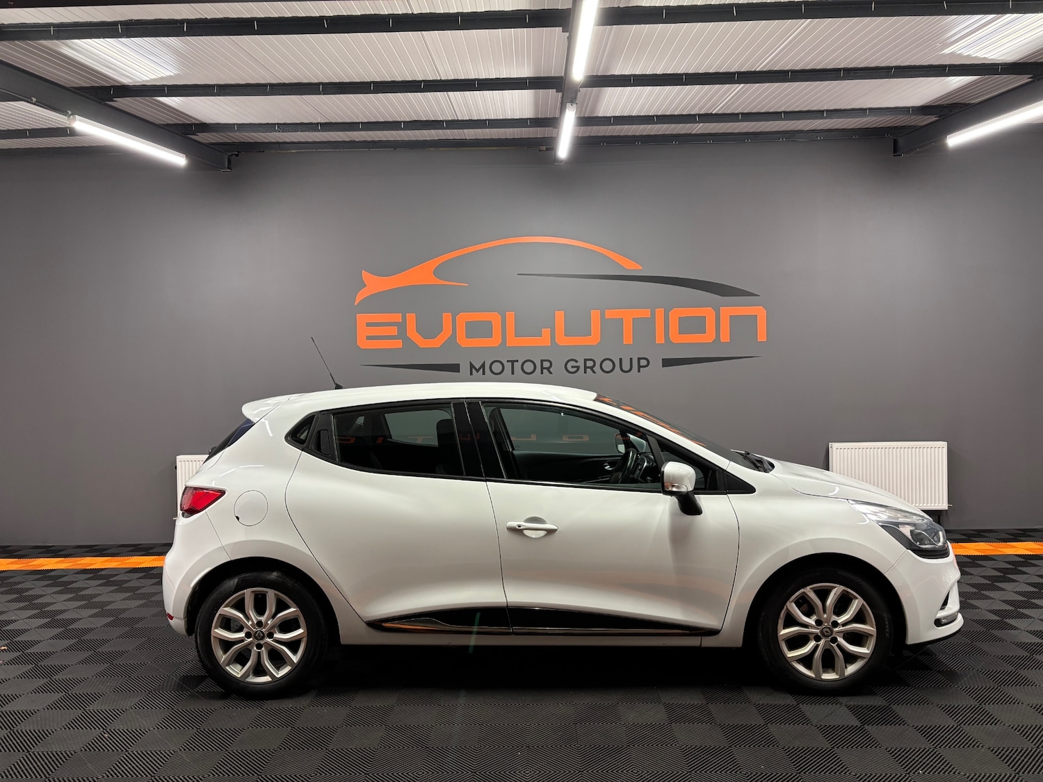 Used Renault Clio 2017 for sale - 77837342: Photo 9