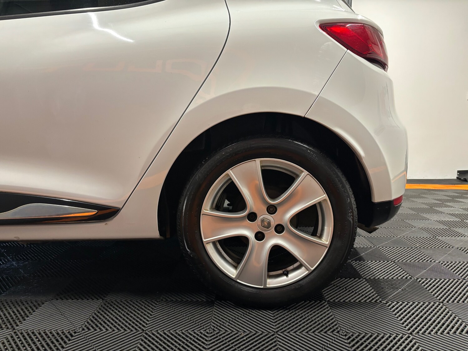 Used Renault Clio 2016 for sale - 77609480: Photo 40