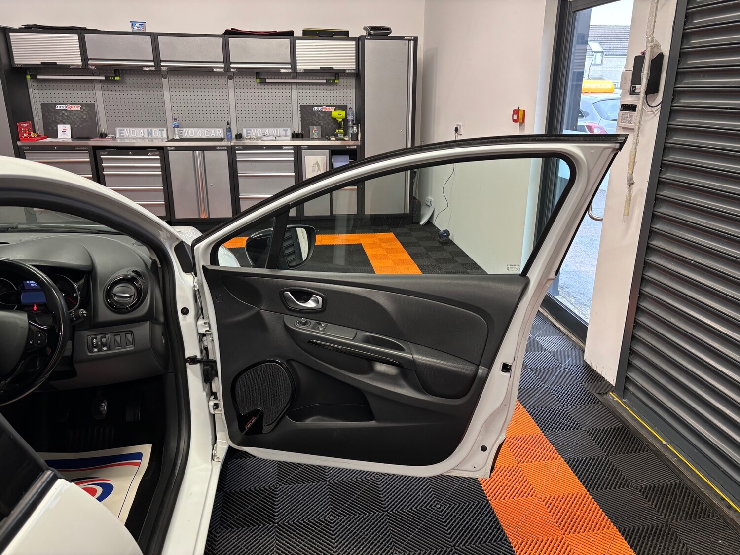 Used Renault Clio 2016 for sale - 77609480: Photo 41